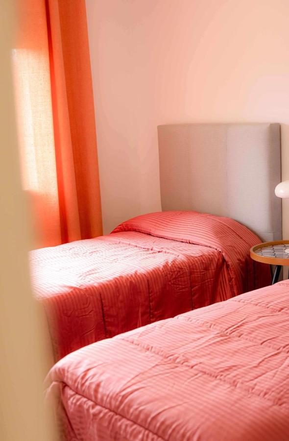 Candiu Establecimiento De 2 Casas Enteras